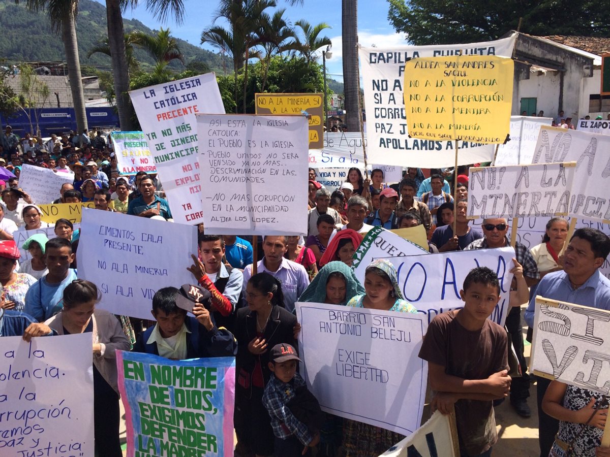 Mil 500 personas manifiestan en Chicamán, Quiché.(Foto Prensa Libre: Óscar Figueroa)