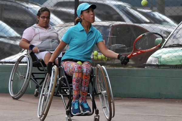 Alejandra Rubio atleta de tenis de campo