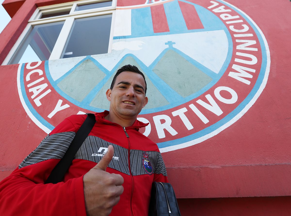 Marco Pablo Pappa luce con optimismo en el estadio Manuel Felipe Carrera, después de haber finalizado el entrenamiento de este miércoles. (Foto de Francisco Sánchez)