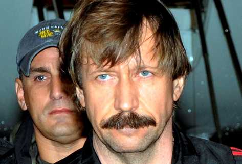 El ruso Viktor Bout, fue hallado culpable de tráfico de armas a principios de noviembre, espera su sentencia, y podría ser condenado a cadena perpetua. (Foto Prensa Libre: AP)