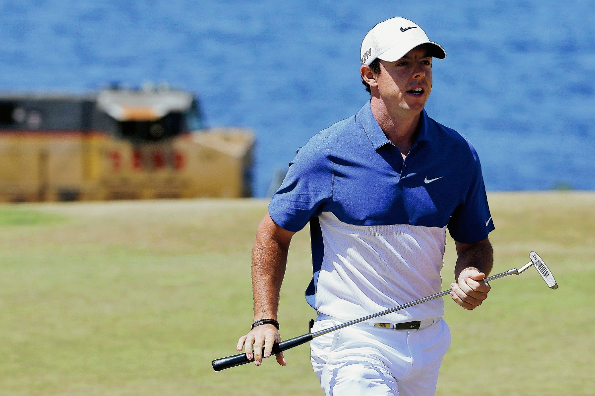 Rory McIlroy se encuentra en rehabilitación y espera estar listo para regresar cuanto antes al deporte de sus amores. (Foto Prensa Libre: AP)