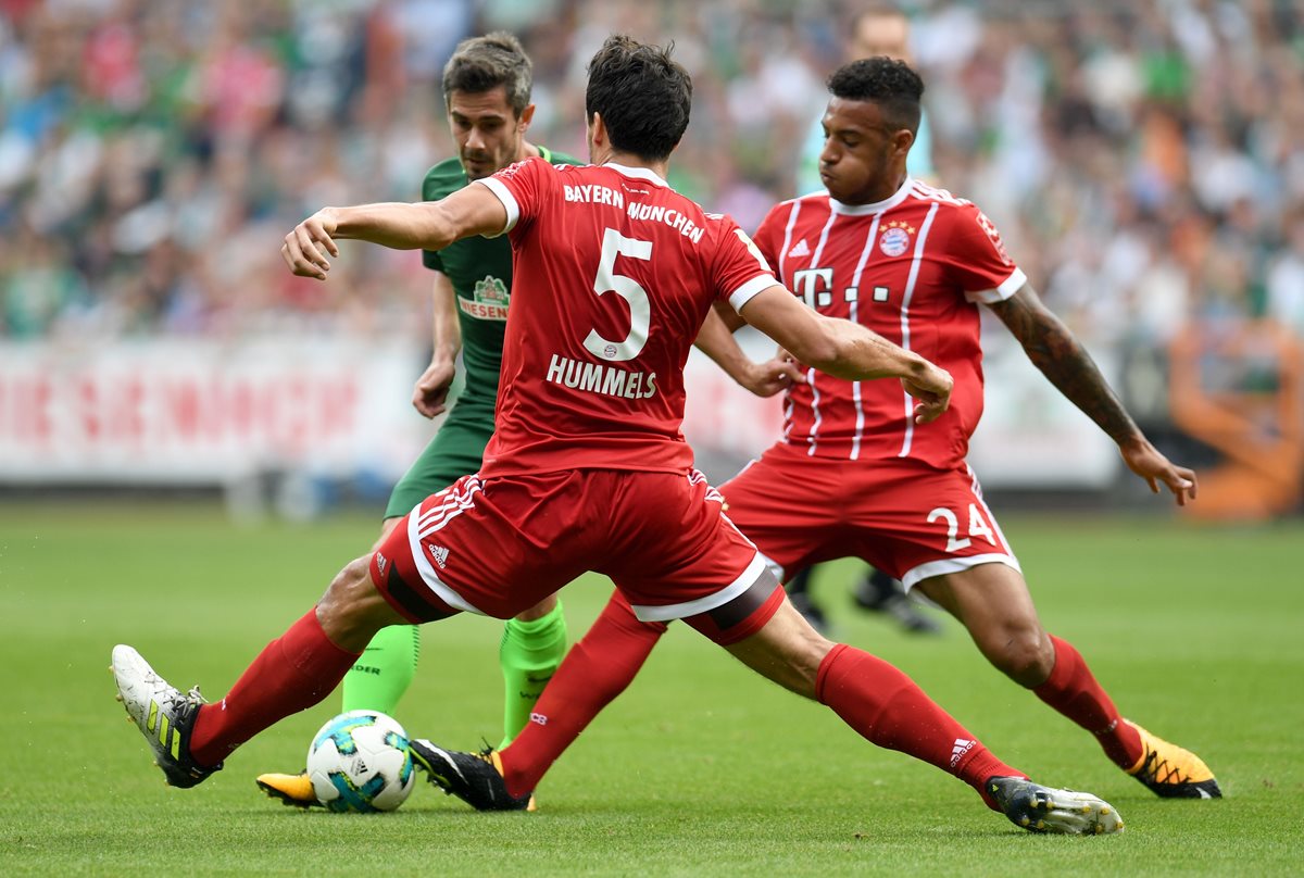 Corentin Tolisso durante el encuentro entre el Werder Bremen y el Bayern Múnich, el pasado sábado. (Foto Prensa Libre: AFP)