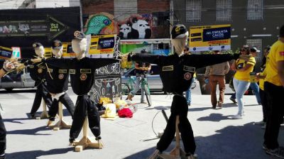 Jóvenes impulsan la cultura de denuncia. (Foto Prensa Libre: Edwin Pitán)