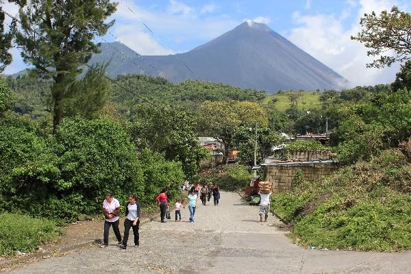 La poca afluencia de excursionistas afecta a la economía de los pobladores de    San Vicente Pacaya.