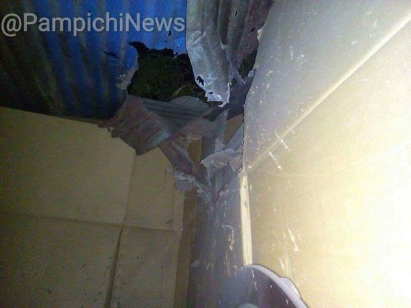 El artefacto explotó en el techo de la vivienda e hirió a cuatro integrantes de una familia. (Foto Prensa Libre: @PampichiNews)