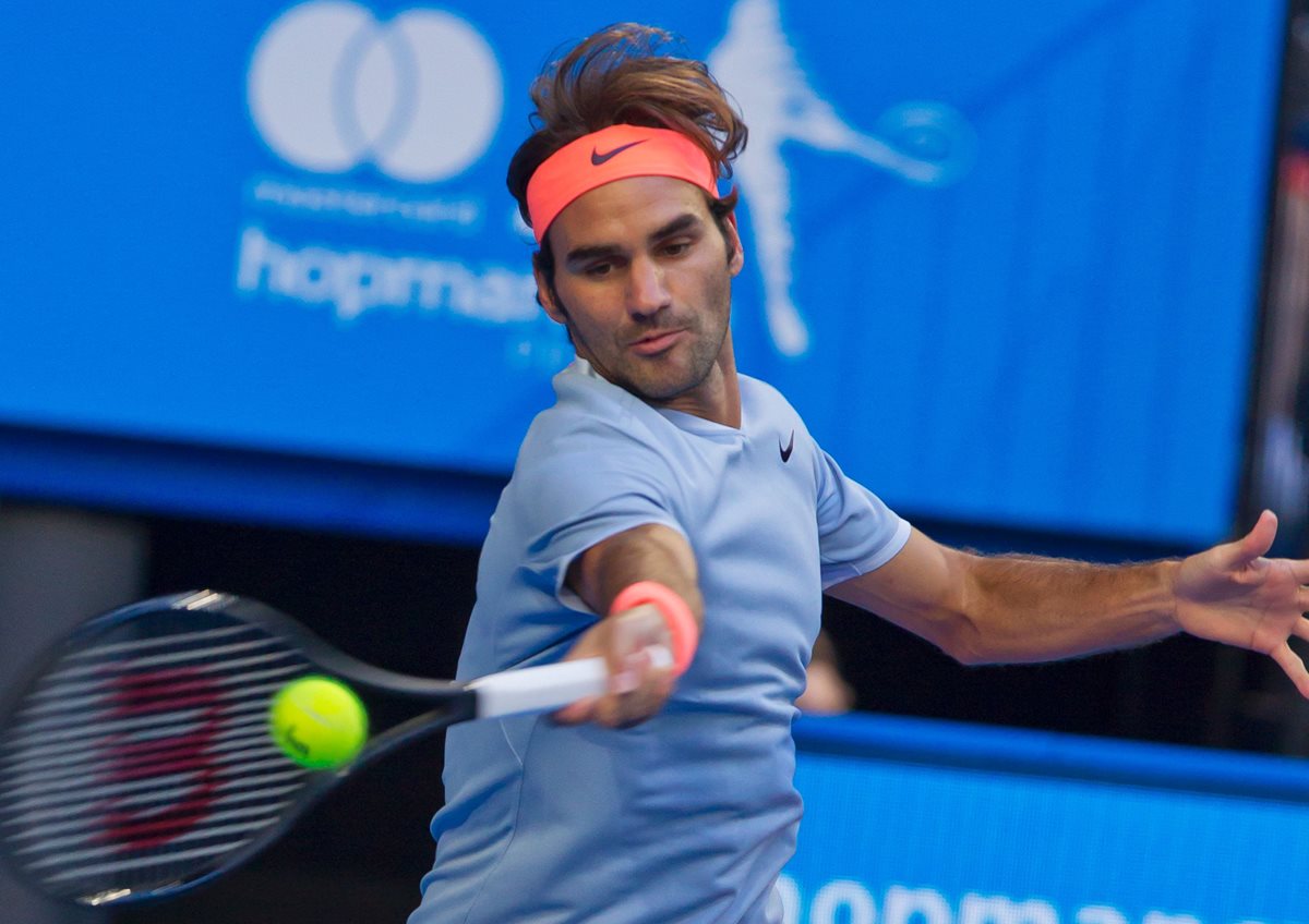 El suizo Roger Federer cayó en un partido de la Copa Hopman frente al alemán Alexander Zverev. (Foto Prensa Libre: AFP)