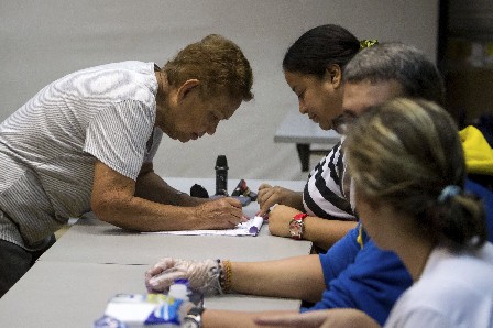 Venezolanos acudieron este domingo a las urnas. (Foto Prensa Libre: EFE)