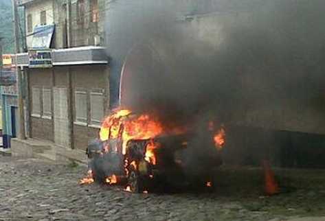 Vecinos de Palín, Escuintla, ocasionan disturbios (Foto Prensa Libre: @PANCHO9103).