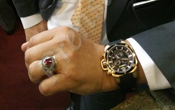 Reloj que se compró diputado oficialista Estuardo Galdámez. (Foto Prensa Libre: Jessica Gramajo)