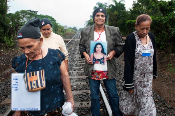 Caravana de madres de inmigrantes en Guatemala. (Foto Prensa Libre: Encarni Pindado)