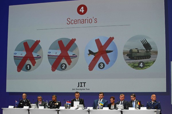 Equipo de investigación del vuelo MH17, informa que derribado por un misil ruso en una zona de Ucrania. (Foto Prensa Libre:AFP).