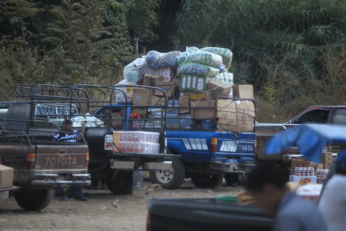 En el paso fronterizo de Guatemala y ciudad Cuauhtemoc, México, se pasa mercadería de contrabando. (Foto Prensa Libre: Esbin Garcia)
