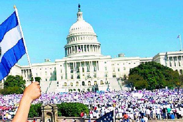 Iniciativa para ampliar una reforma migratoria fue aprobada en junio del 2013. (Foto Prensa Libre:ARCHIVO)
