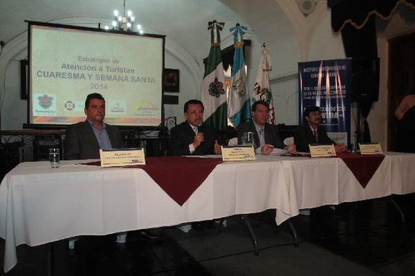 Autoridades ediles, de turismo y  organizaciones civiles informan sobre el plan para la temporada 2014.