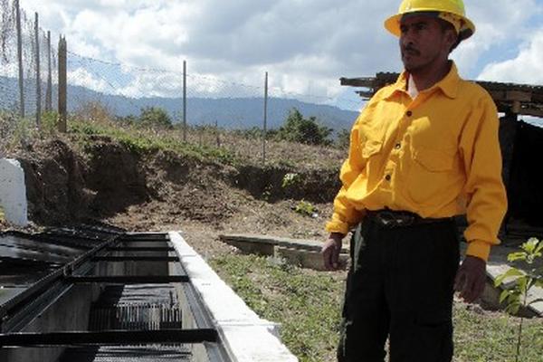 Rejillas por donde pasa el agua durante el proceso de tratamiento.