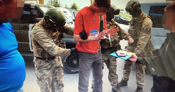 Varios efectivos ucranianos detienen a un ciudadano francés que iba cometer atentados durante la Eurocopa.