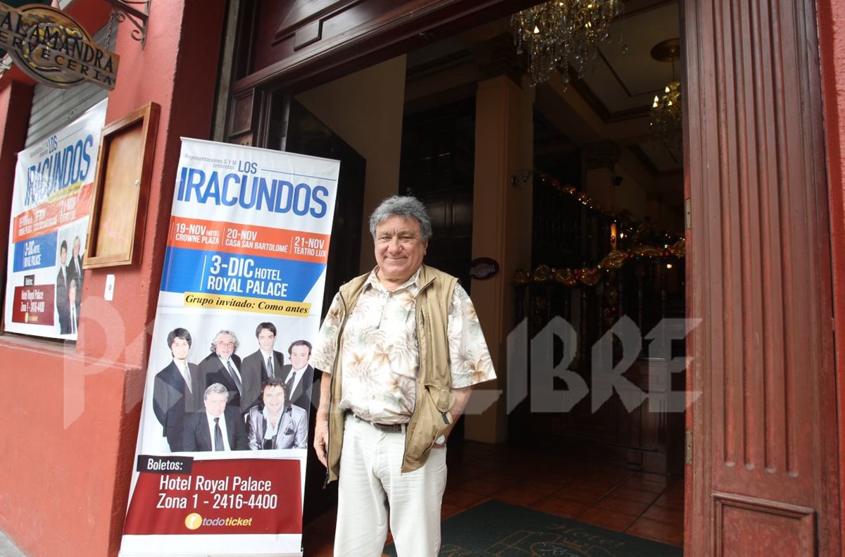 Leoni Franco sonríe en la puerta del Hotel Royal Palace donde atendió la entrevista con Tododeportes la semana anterior. (Foto Prensa Libre: Edwin Fajardo)