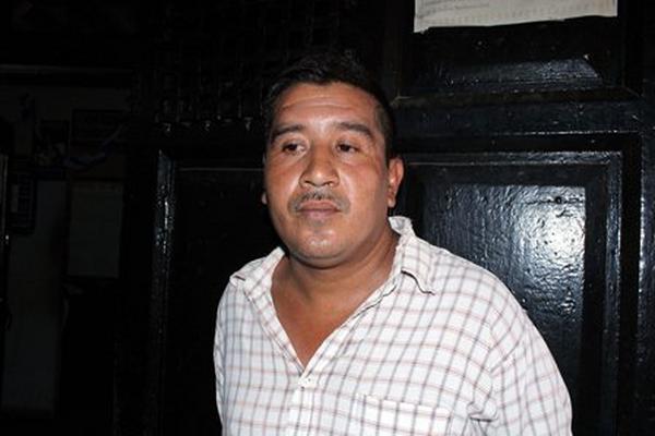 <span style="color: rgb(34, 34, 34); font-family: arial,sans-serif; font-size: 12.7273px; font-style: normal; font-variant: normal; font-weight: normal; letter-spacing: normal; line-height: normal; text-align: justify; text-indent: 0px; text-transform: none; white-space: normal; word-spacing: 0px; display: inline ! important; float: none; background-color: rgb(255, 255, 255);"><span class="Apple-converted-space"> </span>Selvin Ricardo López González tenía orden de captura desde el 27 de junio último. (Foto Prensa Libre: Rolando Miranda).</span>