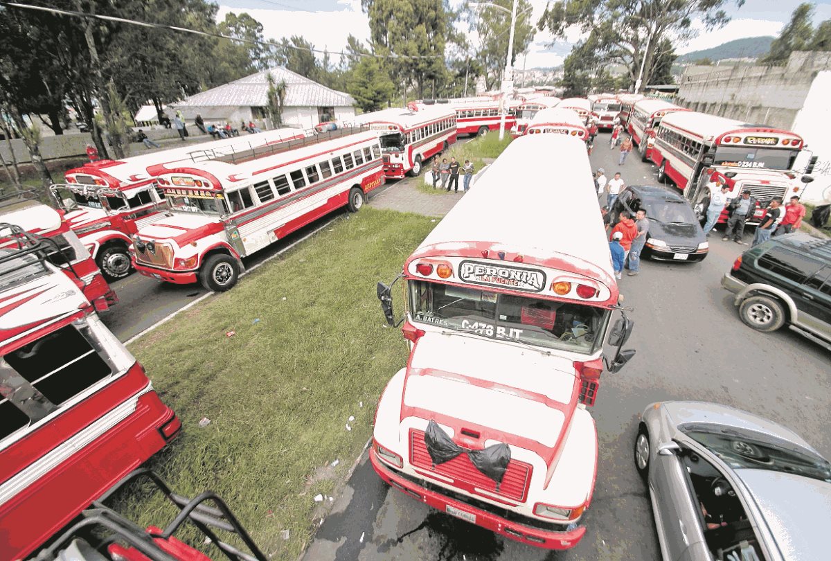 Los pilotos de las rutas que cubren Peronia han protestado en otras ocasiones por el mismo problema.(Prensa Libre: Hemeroteca PL)