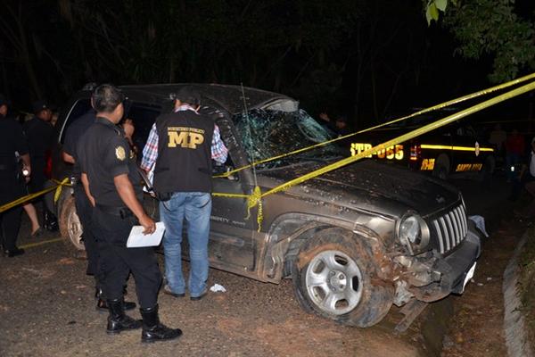 Pastor evangélico fue atacado mientras conducía su vehículo. (Foto Prensa Libre: Oswaldo Cardona)