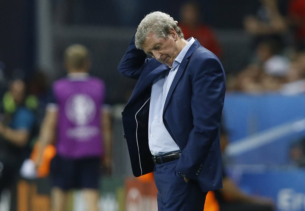 Roy Hodgson no continuará al frente de la selección inglesa después de caer 2-1 contra Islandia en la Euro 2016. (Foto Prensa Libre: AP).