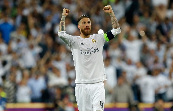 Sergio Ramos mostró su alegría por la clasificación del Real Madrid a la final de la Champions. (Foto Prensa Libre: AFP)