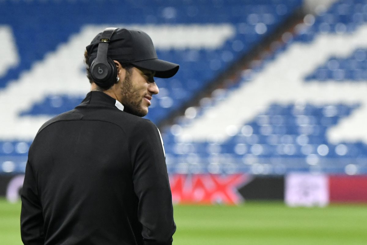 Neymar buscará liderar al PSG a los cuartos de final de la Liga de Campeones de Europa. (Foto Prensa Libre: AFP)