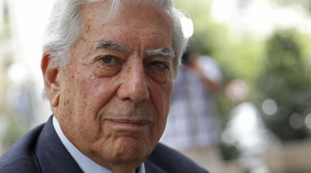 Vargas Llosa comienza trámites de divorcio. (Foto Prensa Libre: EFE)