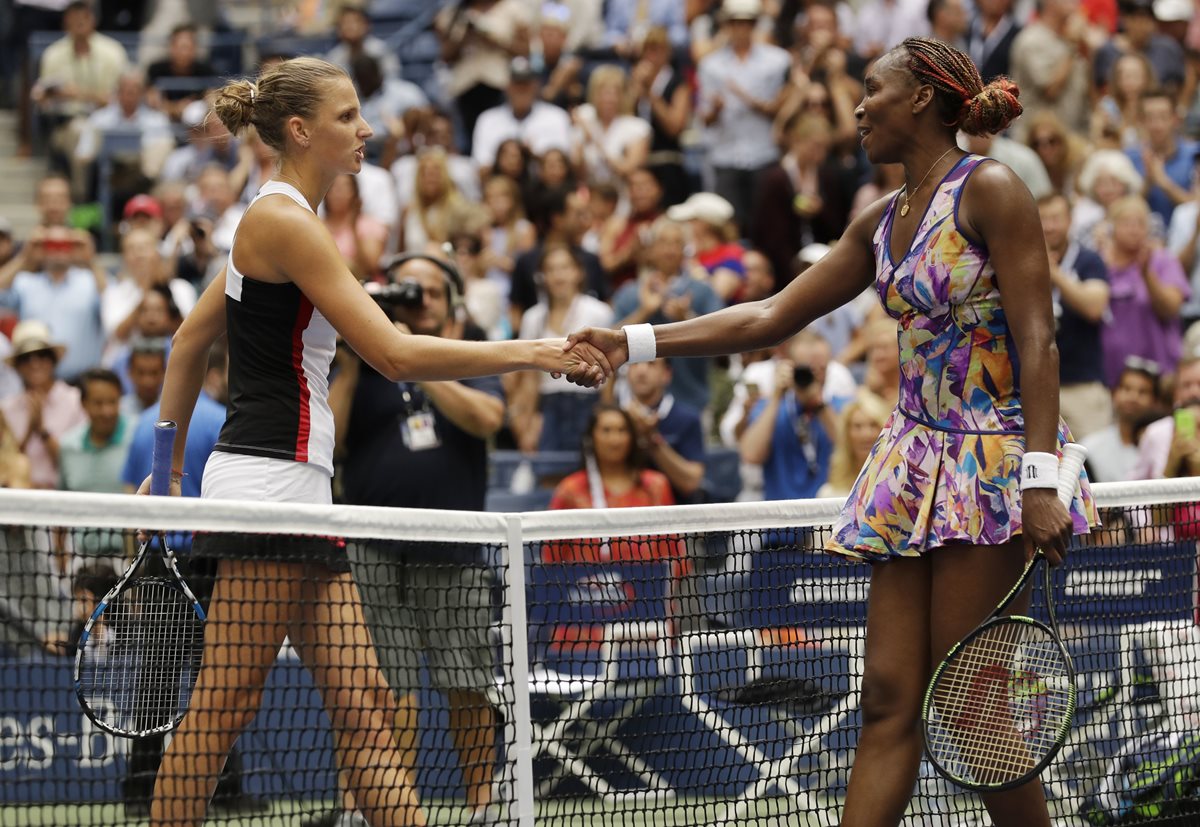 Pliskova consiguió un triunfo para la historia frente a la estadounidense Venus Williams. (Foto Prensa Libre: AP)