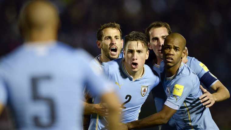 Uruguay goleó 3-0 a Colombia este martes. (Foto Prensa Libre: AP).