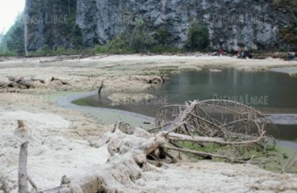 Panorama actual de la laguna Magdalena, que era una de las bellezas naturales de Huehuetenango. (Foto Prensa Libre: Mike Castillo).
