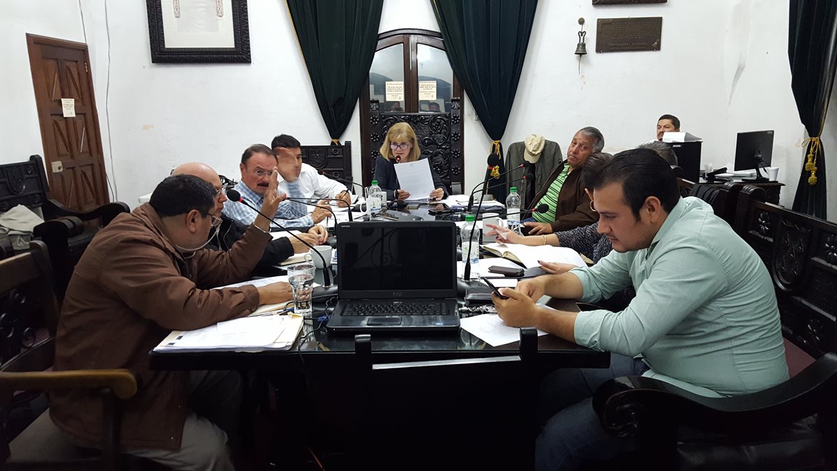 El Concejo de Antigua Guatemala, Sacatepéquez, encabezado por Susana Asensio, aprobó recientemente una ampliación presupuestaria de Q1 millón 151 mil 546. (Foto Prensa Libre: Julio Sicán)
