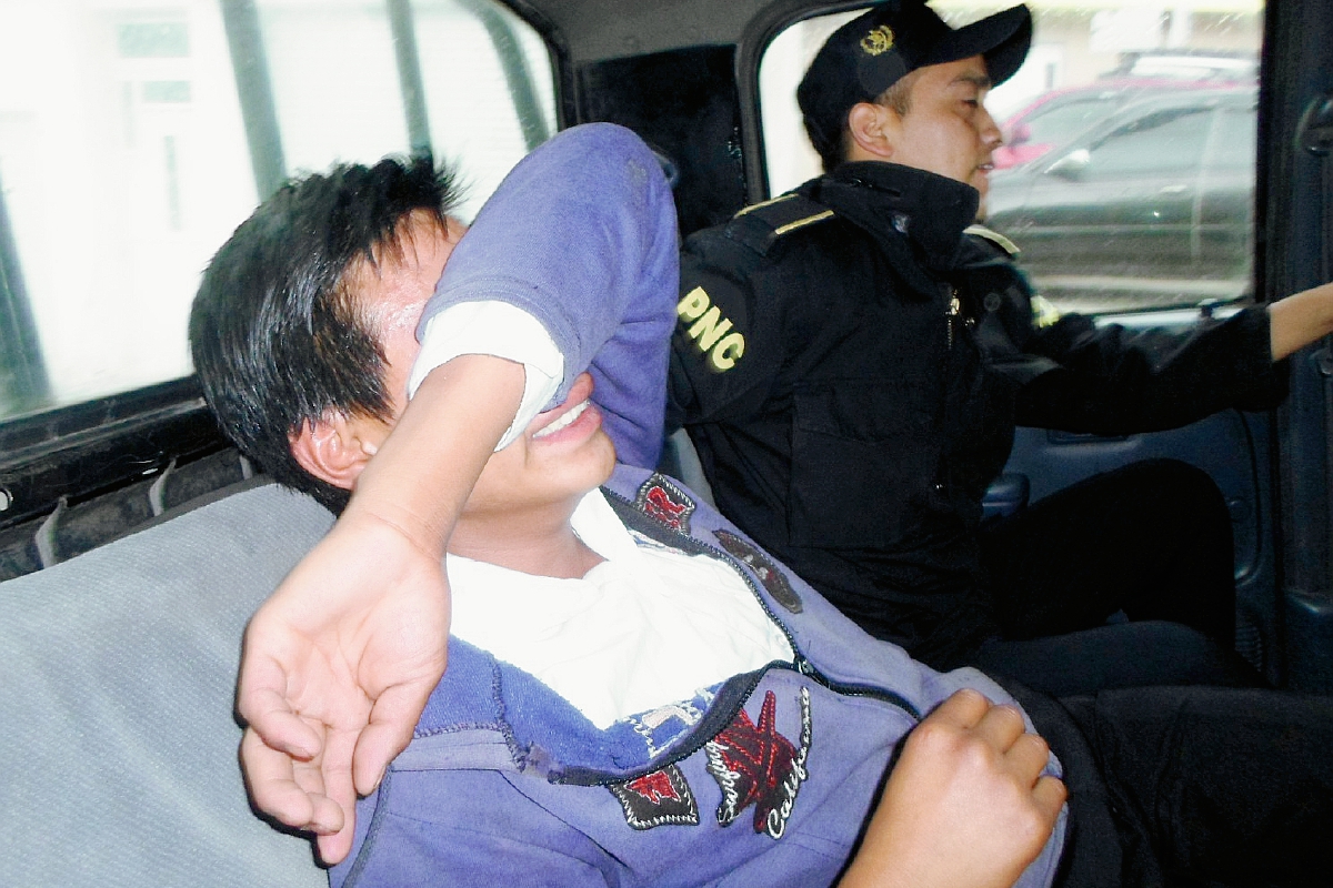 La PNC trasladará al  menor a un centro de corrección juvenil de la capital. (Foto Prensa Libre: Genner Guzmán)
