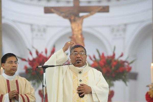 Monseñor Óscar Vian, en la homilía.