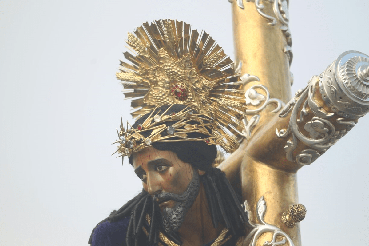 El Nazareno de la mirada perdida, el Señor de Los Milagros, Rey del Universo, del templo de San José. (Foto Prensa Libre: Óscar Rivas)