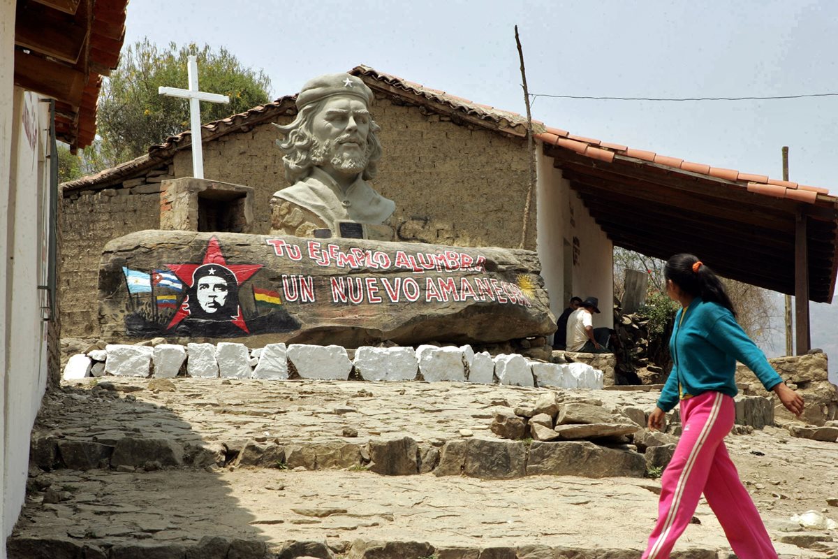 Monumento al Che Guevara en La Higuera, Bolivia, sitio donde falleció en 1967. (Foto: AFP)