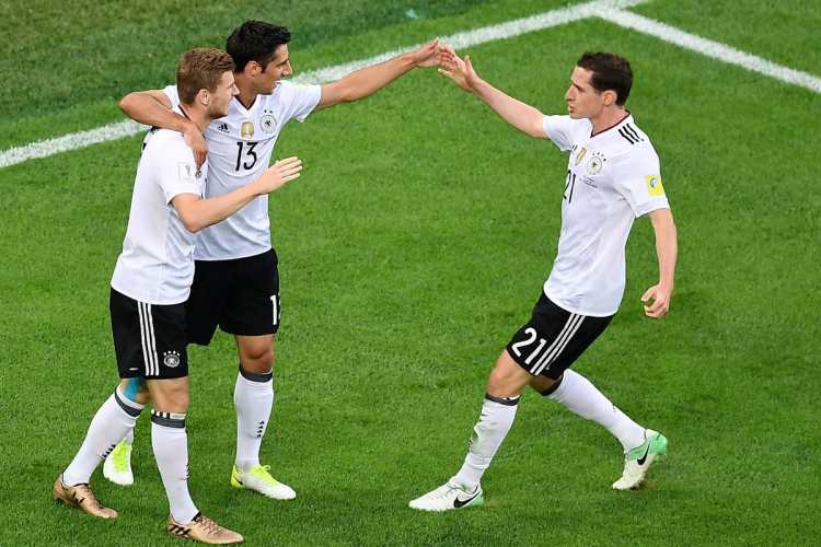 Jugadores alemanes festejan después de haber marcado el 1-0 contra Chile durante la final de la Copa Confederaciones 2017.