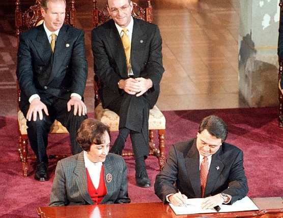 Los Acuerdos de Paz fueron firmados el 29 de diciembre de 1996. (Foto Prensa Libre: Hemeroteca PL)