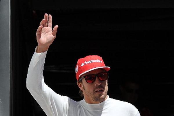 Fernando Alonso dará el banderazo de salida en las 24 Horas de Le Mans. (Foto Prensa Libre: AFP)