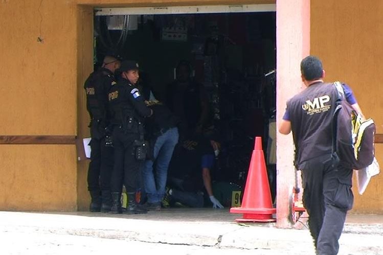 El líder de Codeca, Luis Arturo Marroquín, fue atacado el 9 de mayo, dentro de una librería en Jalapa. (Foto Prensa Libre: Hemeroteca PL)
