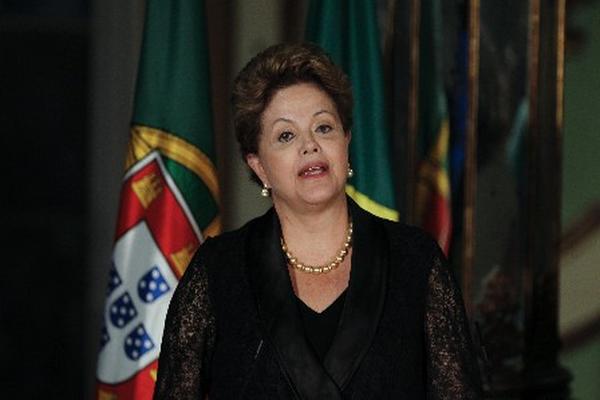 La presidenta Rousseff comienza, pasado mañana, un nuevo mandato en medio de una crisis económica en Brasil. (Foto Prensa Libre: AP)