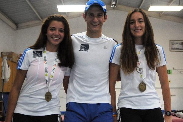 Isabel Brand, Sophia Hernández y Charles Fernández anhelan destacar en el pentatlón. (Foto Prensa Libre: Jeniffer Gómez)