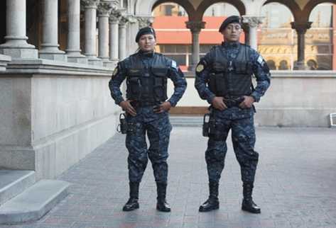 Policía estrenará indumentaria que tiene sellos de seguridad que la hacen exclusiva.