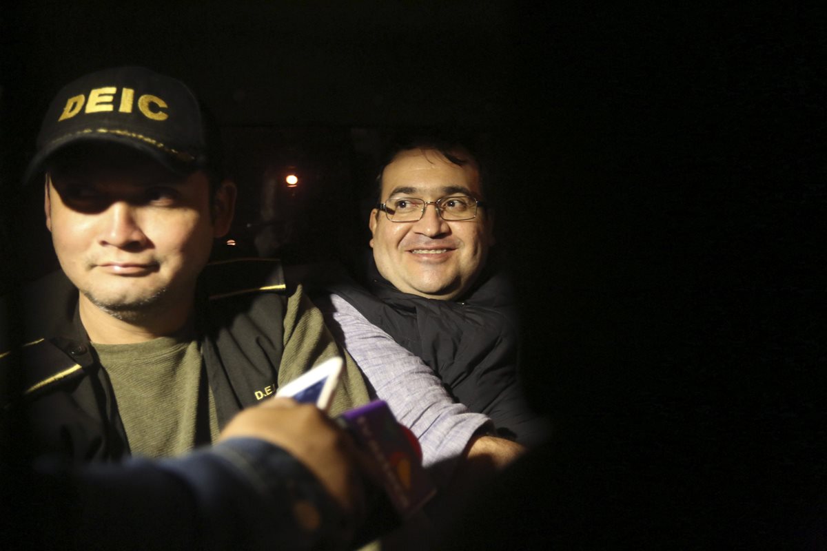 El exgobernador de Veracruz, México, Javier Duarte, fue detenido el sábado pasado en un hotel de Panajachel, Sololá. (Foto Prensa Libre:EFE)