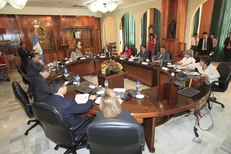 Alianza por las Reformas urge a la CSJ conocer antejuicios contra el presidente