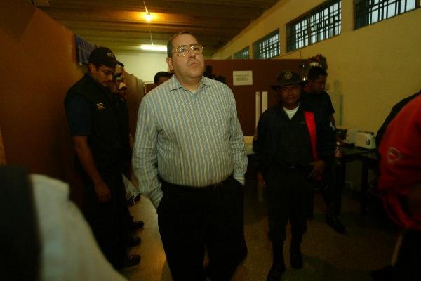 el sacerdote Mario Orantes podrá dejar la cárcel.