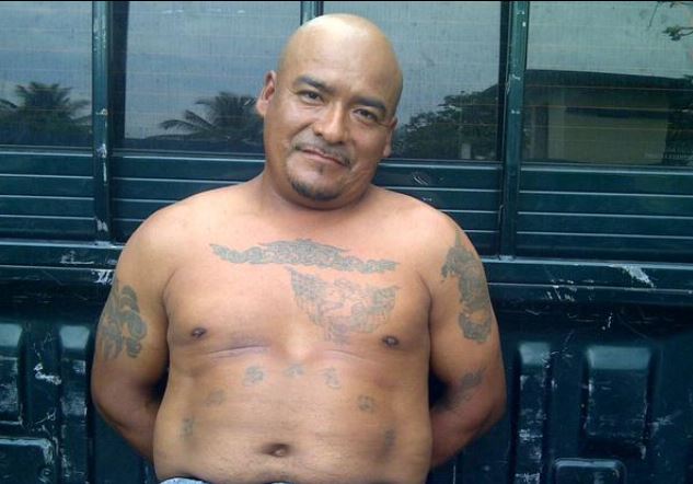 Elmer Jiménez, capturado, es sindicado de haber participado en la muerte de un camarógrafo en Chicacao. (Foto Prensa Libre: Mingob)