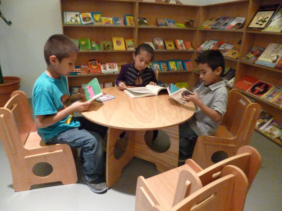 Bibliotecas comunitarias buscan que niños y adolescentes tenga un mejor futuro. (Foto Prensa Libre: Hemeroteca PL).