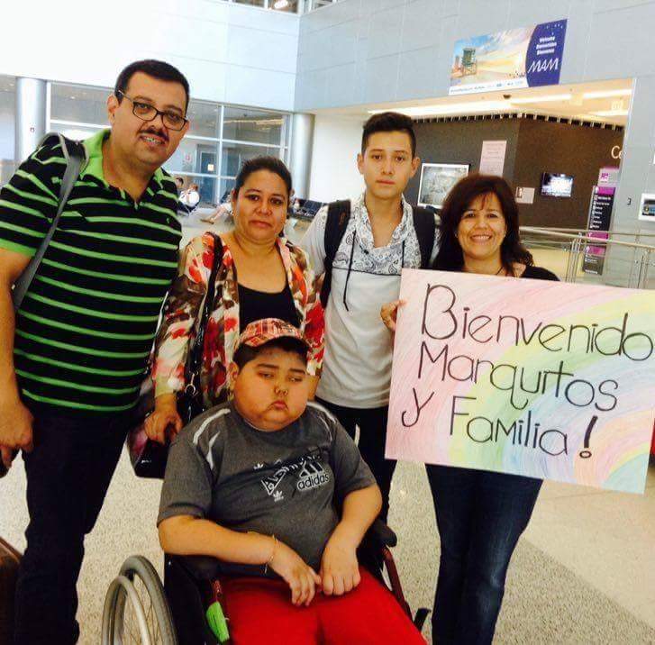 Marcos Castellanos viaja junto a su familia a Miami, Florida, EE. UU. para someterse a una cirugía. (Foto Prensa Libre: Tomada de Facebook)