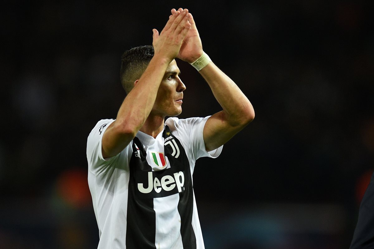 Cristiano Ronaldo fue bien recibido en Old Trafford. (Foto Prensa Libre: AFP)